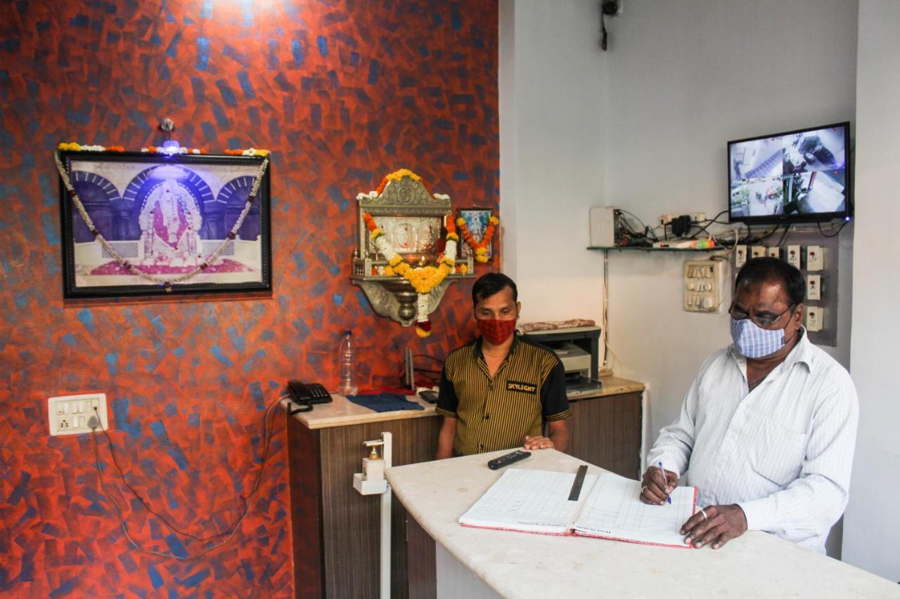 Hotel Skylight Navi Mumbai Bagian luar foto